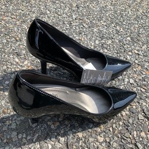 NWT Comfort Plus Size 6 Black Patent Pointy Toe